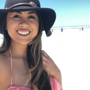 Meet your Posher, Roxanne